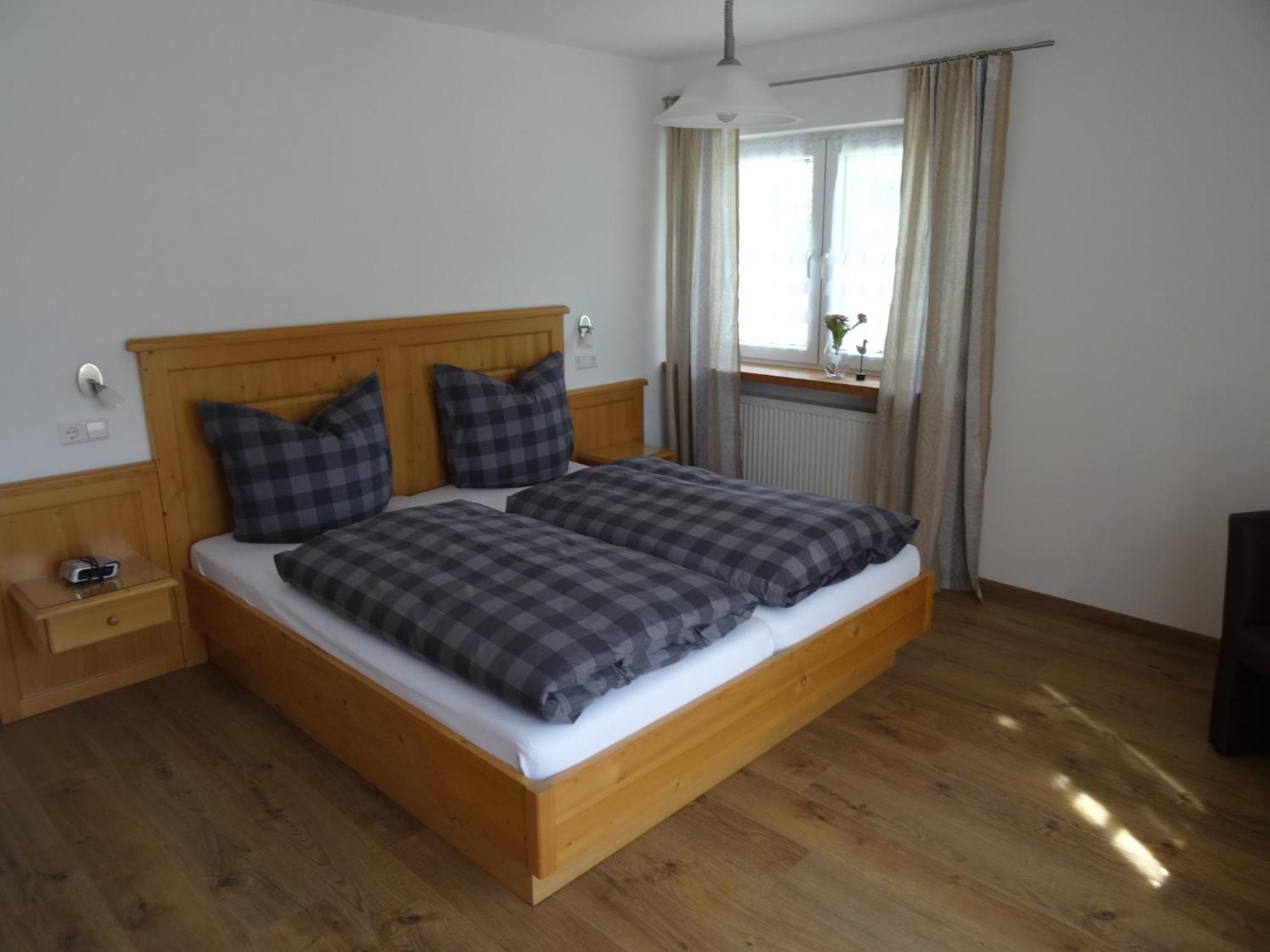 Gaestehaus Erika - Chiemgau Karte อินเซลล์ ภายนอก รูปภาพ